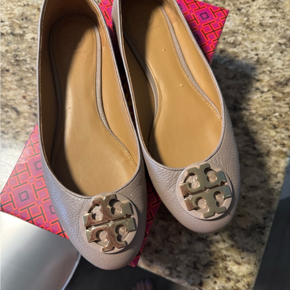 Tory Burch Grey Flats size 10